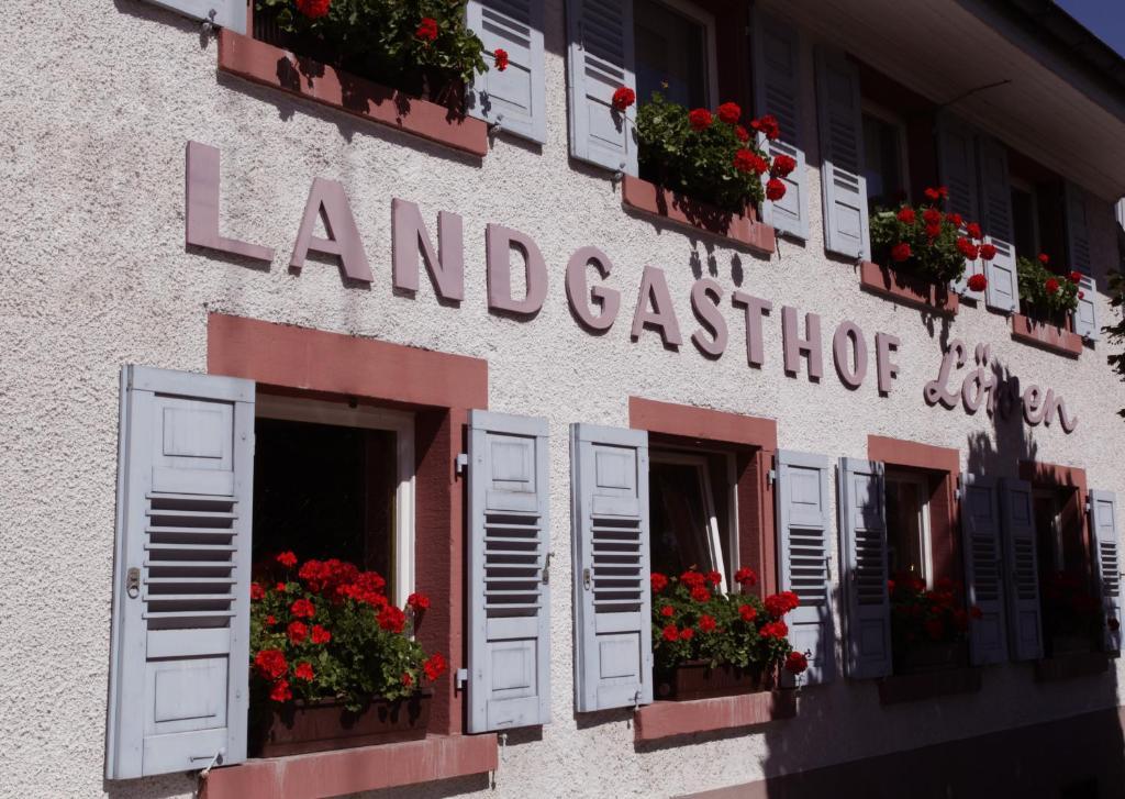 Hotel & Gasthaus Loewen Waldkirch Exterior photo